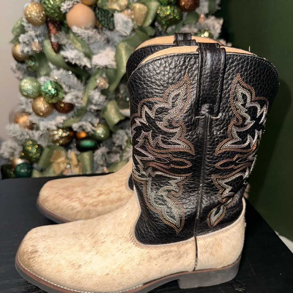 Black and Tan Western Boots